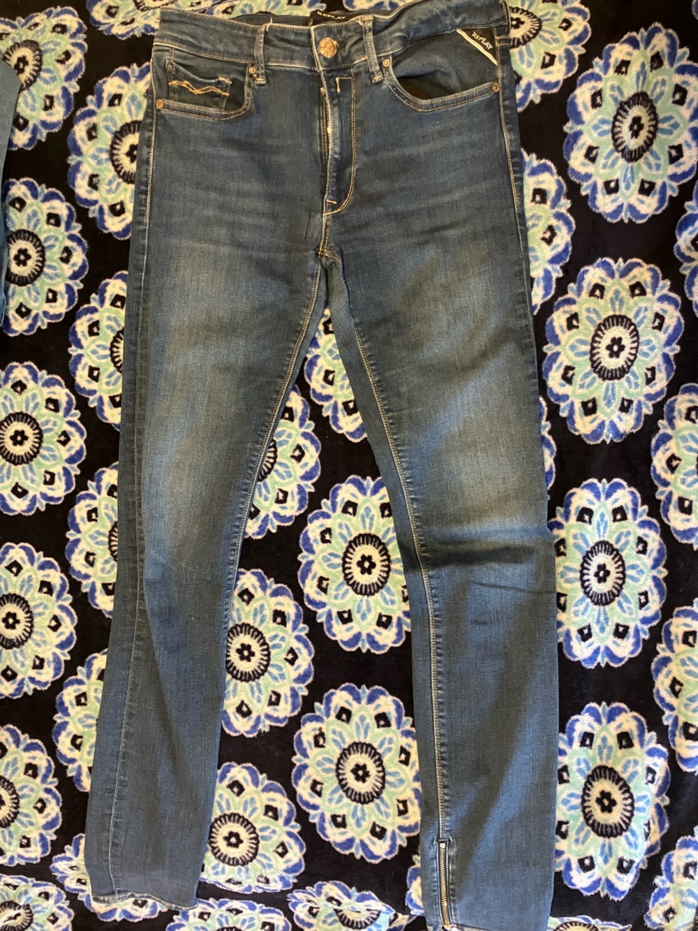 Slim Mid-Blue Women’s Jeans